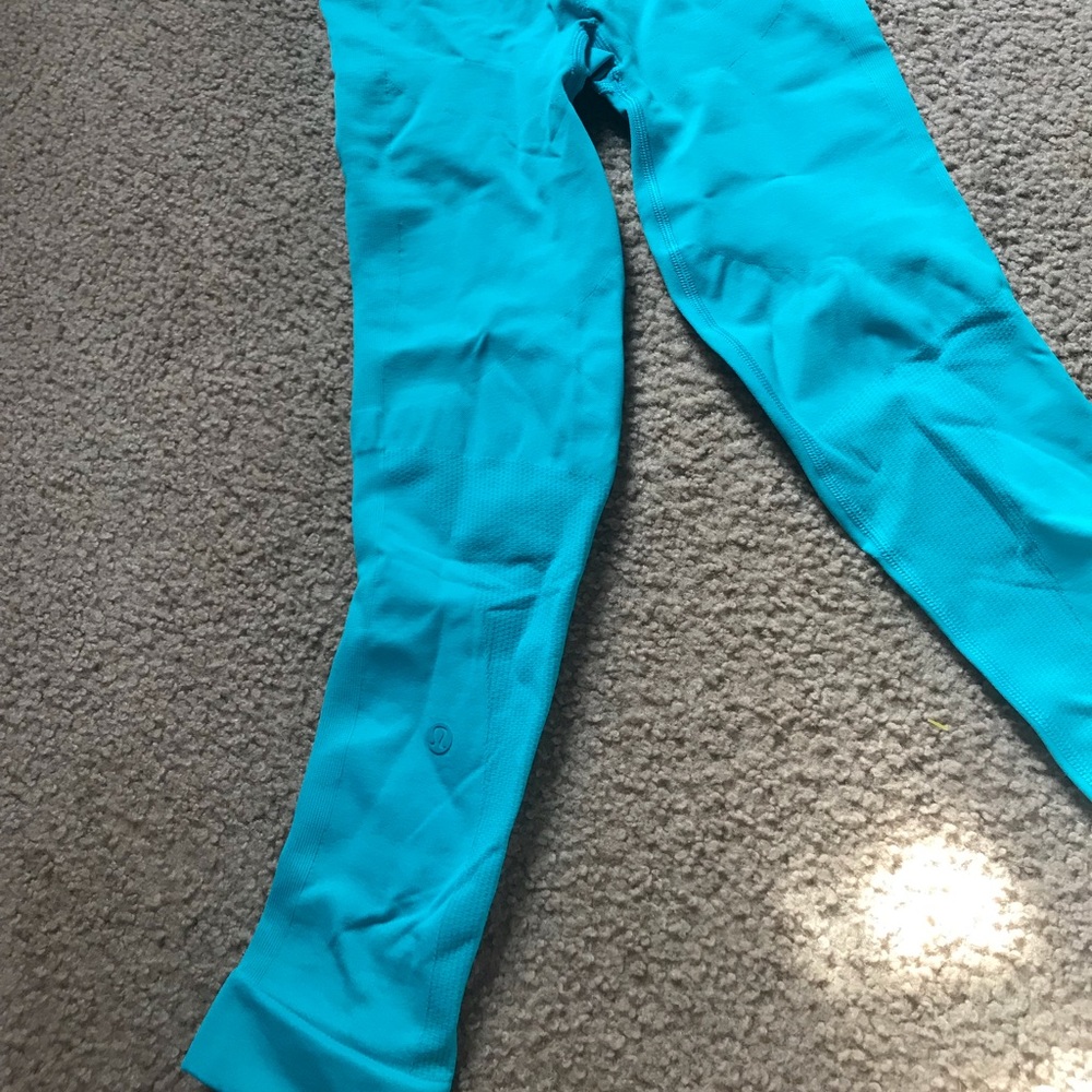 Lululemon teal cropped leggings